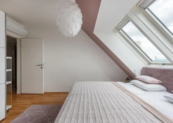 Luxurious Living With Beautiful Terrace Apartman *